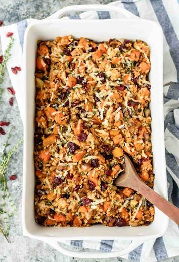 You are currently viewing Chicken and Wild Rice Casserole with Butternut Squash and Cranberries